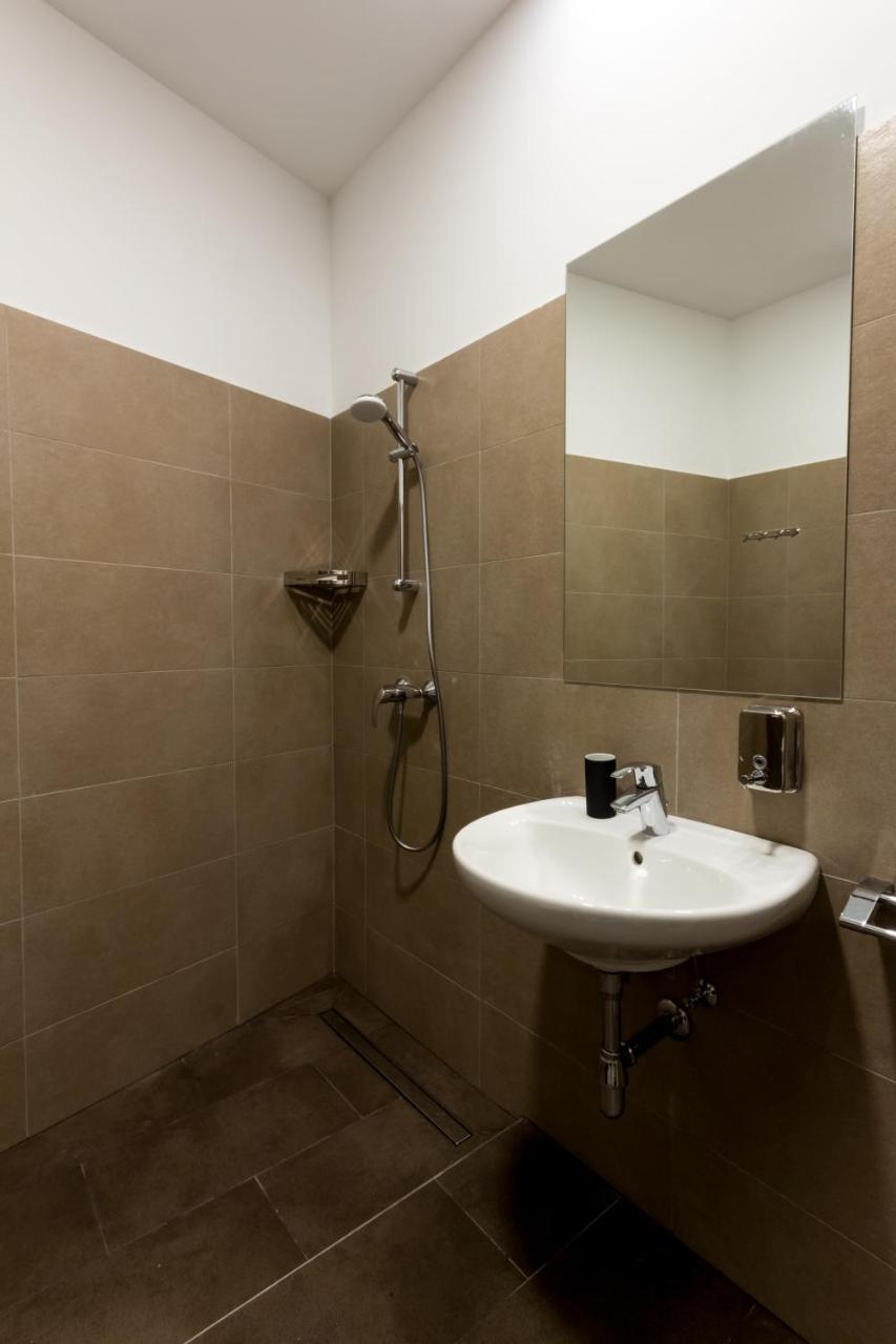 Debo Apartments Naehe Westbahnhof - Contactless Check In Wenen Buitenkant foto
