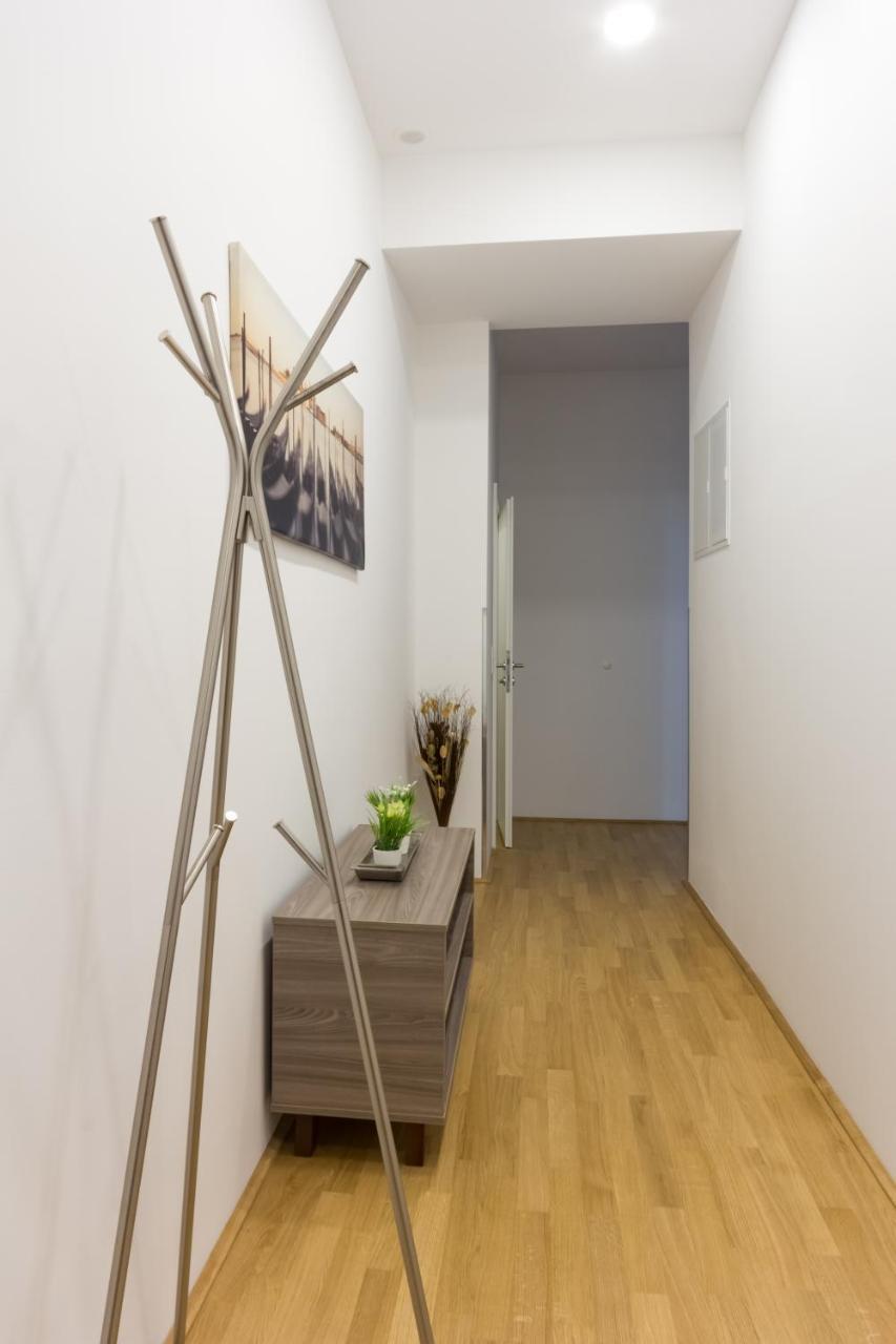 Debo Apartments Naehe Westbahnhof - Contactless Check In Wenen Buitenkant foto